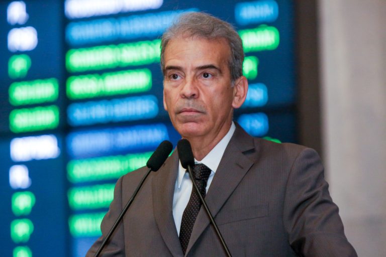 Ex-mulher consegue medida protetiva contra deputado Coronel Alberto Feitosa (PL)