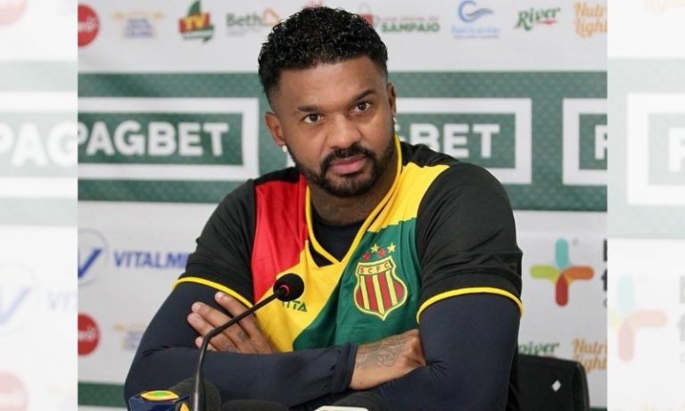 Felipe, ex-goleiro do Flamengo, vai disputar a Série C pelo Sampaio Corrêa