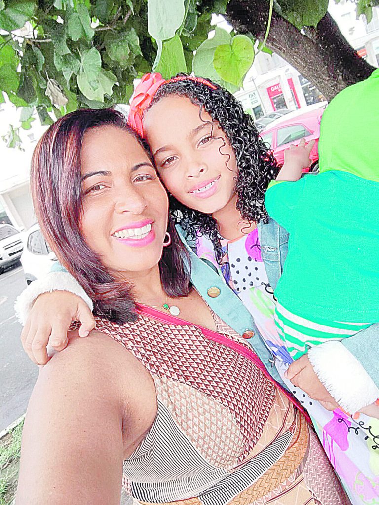 Festa na inauguração de unidade