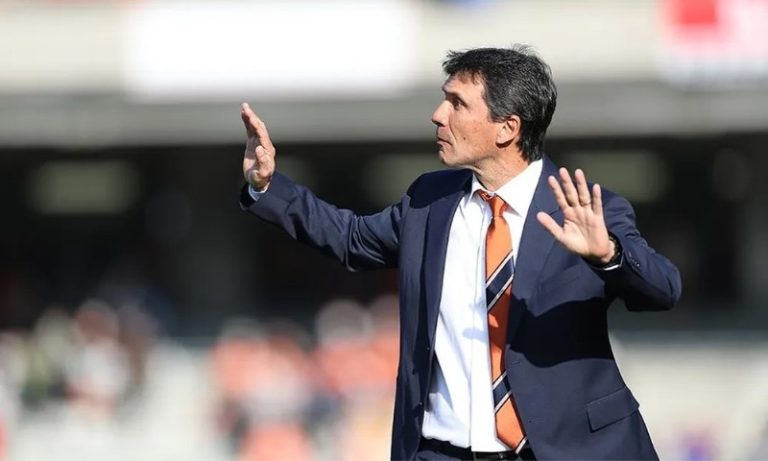 Goiás não se acerta com Maurício Barbieri e anuncia o técnico Zé Ricardo para 2024
