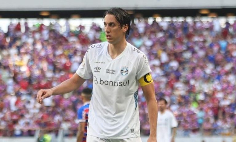 Grêmio renova com Gabriel Grando e Geromel, mas não revela tempo de contrato