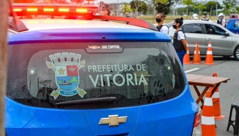Homem é preso pela Guarda Municipal após assaltar mulher em Vitória