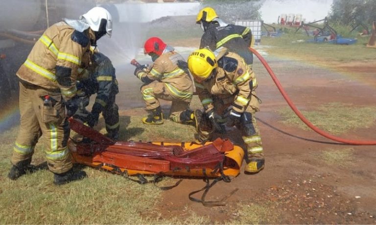 Incêndio atinge prédio em BH e deixa 15 feridos, um deles em estado grave