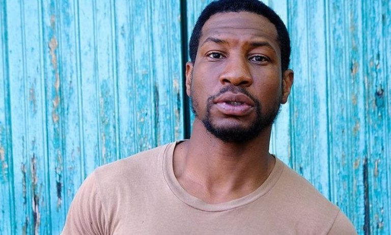 Jonathan Majors, da Marvel, é considerado culpado por crime de assédio e agressão