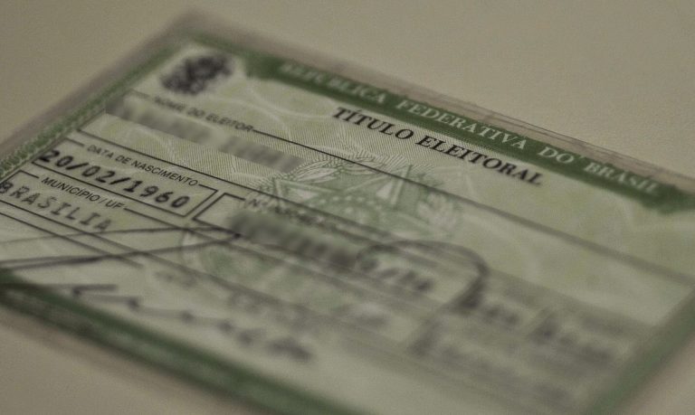 Jovens de 15 anos podem solicitar o título de eleitor; saiba como