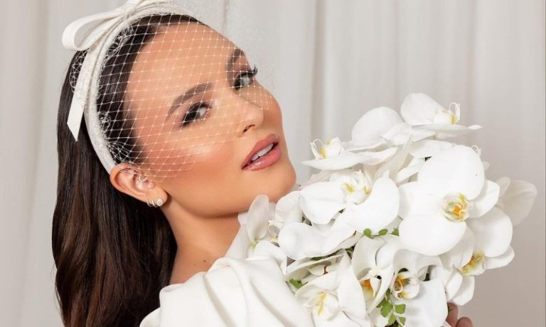 Larissa Manoela ‘entra’ sozinha em casamento com Frambach