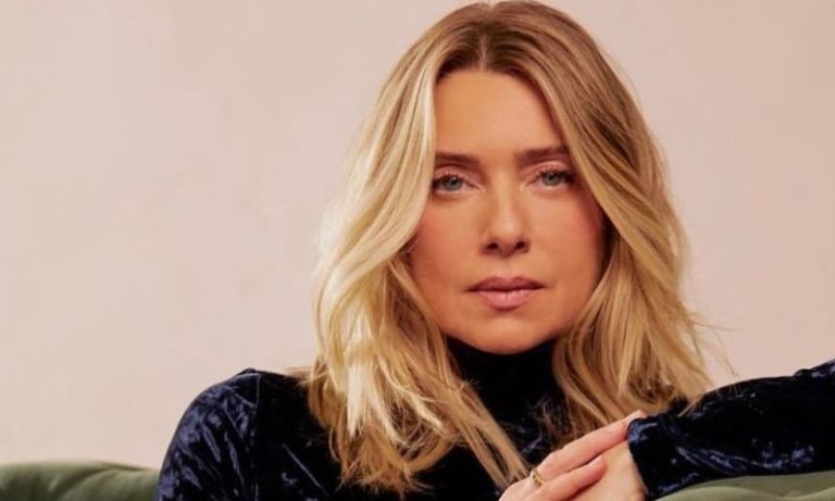 Leticia Spiller posa nua aos 50 anos e comenta fim de casamento