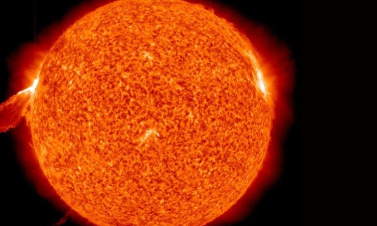 Maior explosão solar em 6 anos provoca apagão em rádios no continente americano