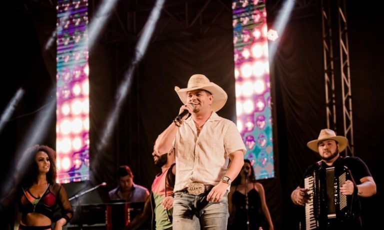 Mais de 100 shows para comemorar a chegada de 2024 no ES