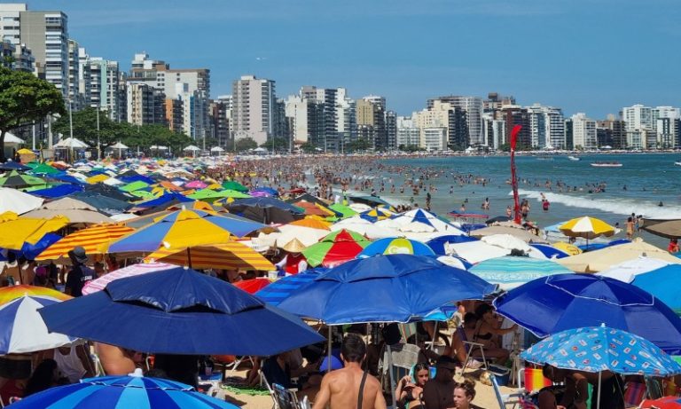 Mais de 700 ônibus chegam a Guarapari