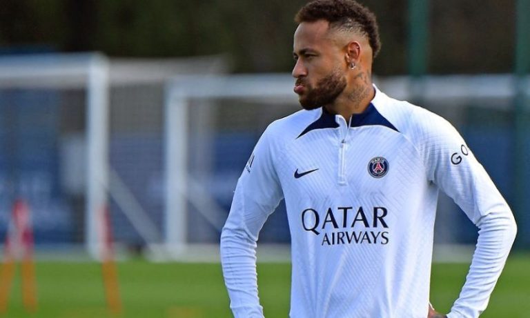 Neymar se desculpa por não dar atenção aos fãs em seu cruzeiro