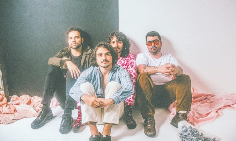 Noite de prazer e misturas com a banda Rosa Chá