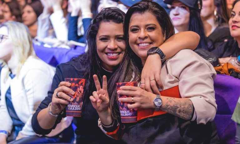 Rayane & Rafaela: Dupla mineira agitará o verão capixaba na Multiplace Mais