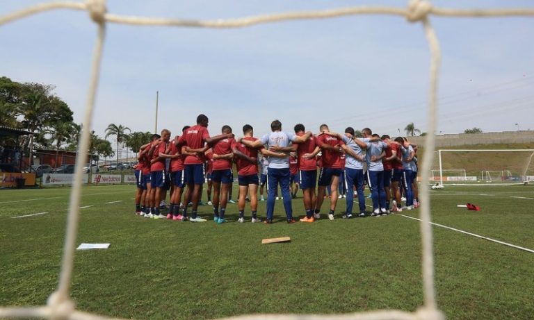 Red Bull Bragantino vence e segue com chances de terminar Brasileirão no G-4