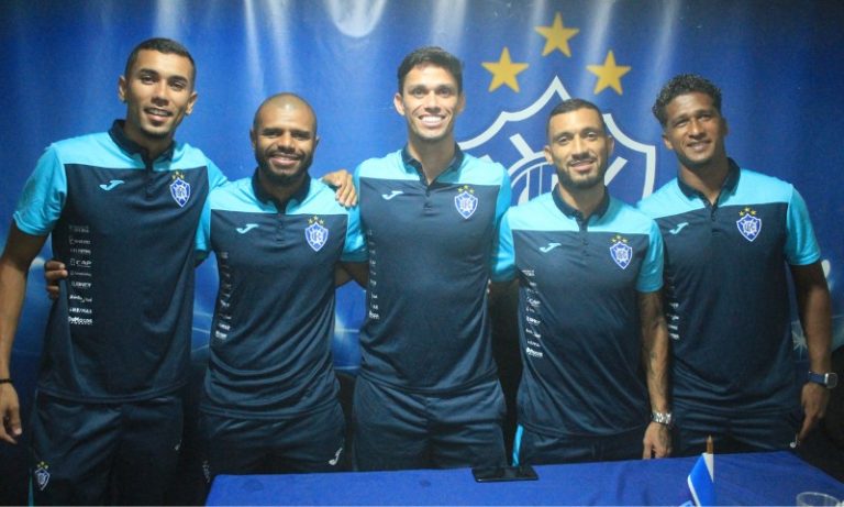 Reforços prometem títulos para o Vitória