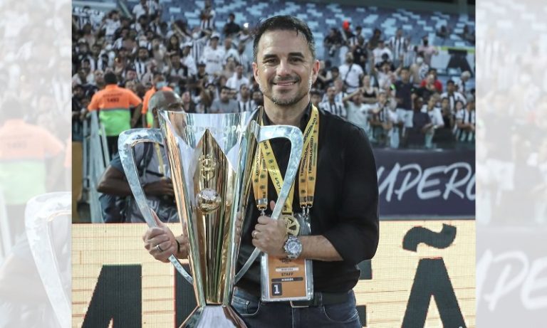 Rodrigo Caetano revela que ficou balançado com convite do Corinthians