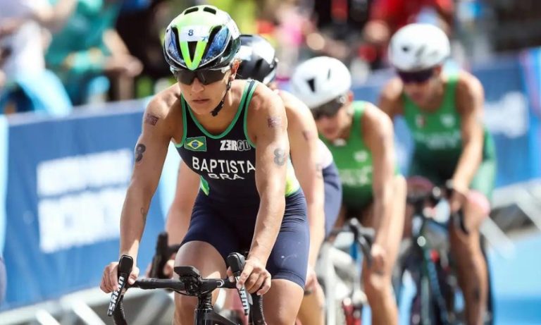 Triatleta Luisa Baptista, atropelada durante treino, é transferida de hospital