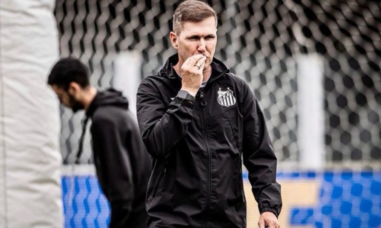 Turra elogia Soteldo e diz que não foi responsável por seu afastamento do Santos