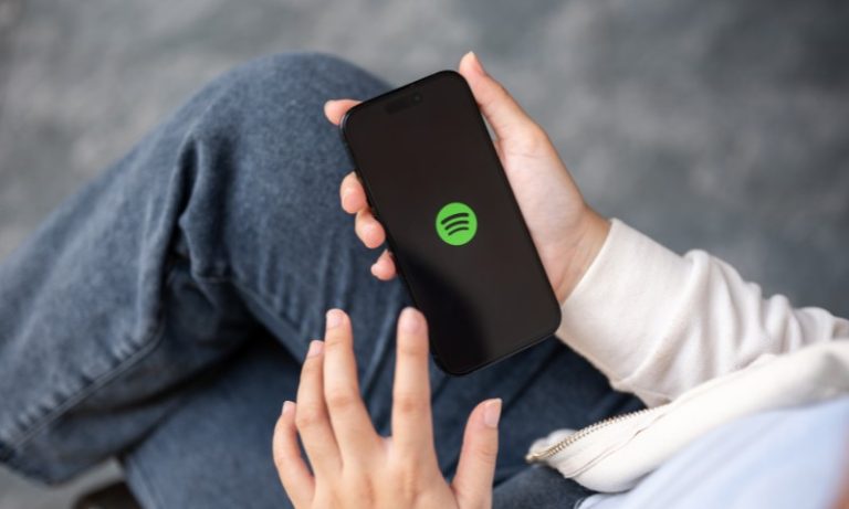 Veja os artistas brasileiros mais ouvidos pelos estrangeiros em 2023 no Spotify