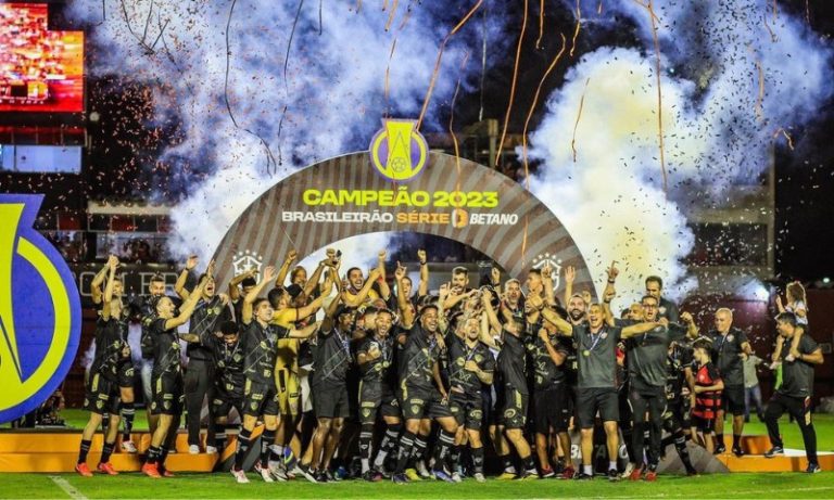 Vitória recebe proposta de R$ 200 mi de site de acompanhantes para mudar nome