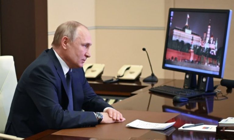 Vladimir Putin faz um primeiro discurso de olho em mais uma reeleição na Rússia