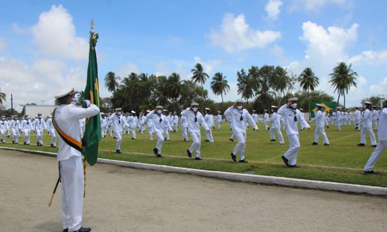 2.510 vagas em concursos para carreira militar
