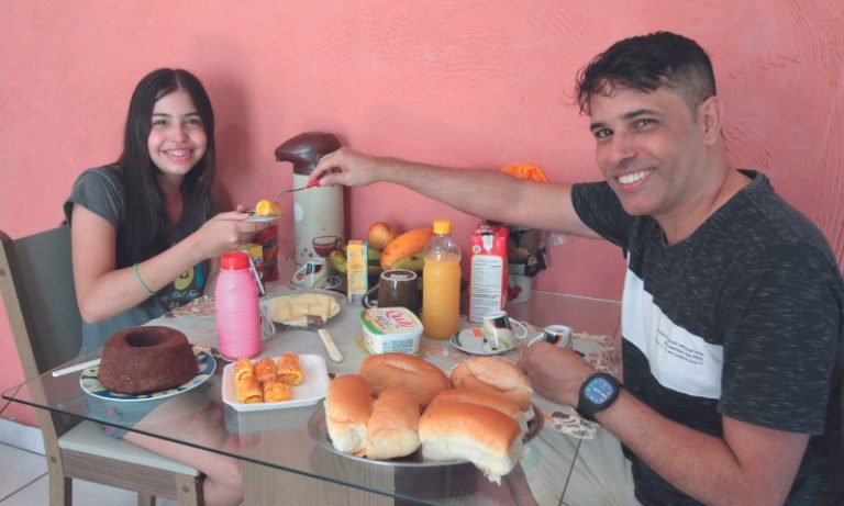 4 a cada 10 adolescentes “pulam” o café da manhã