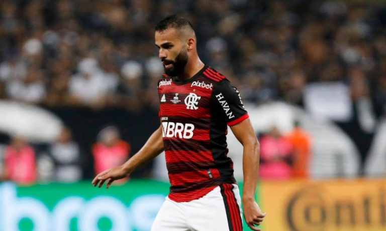 A pedido de Mano Menezes, Thiago Maia pode trocar o Flamengo pelo Internacional