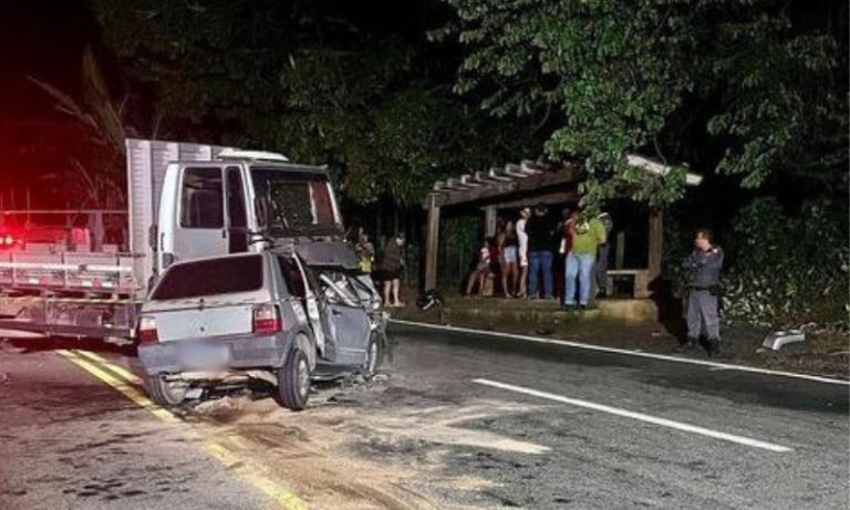 Acidente entre carro e caminhão deixa jovem morto em rodovia do ES