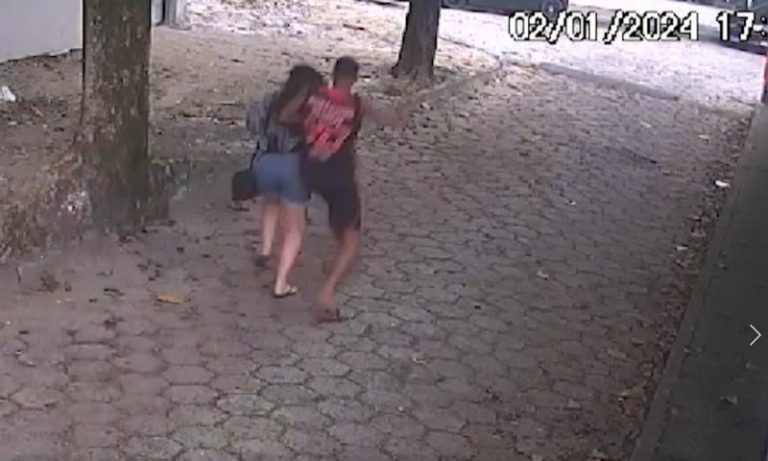 Adolescentes flagrados em tentativa de roubo em Jardim Camburi são detidos