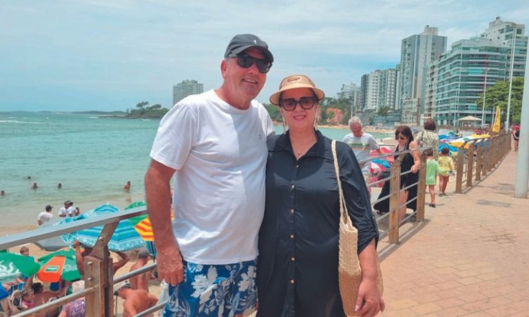 Alegria e sufoco: Histórias de quem já passou 50 verões em Guarapari