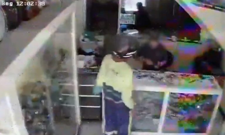 Assaltante uniformizado rouba mais de R$ 35 mil em relojoaria do ES