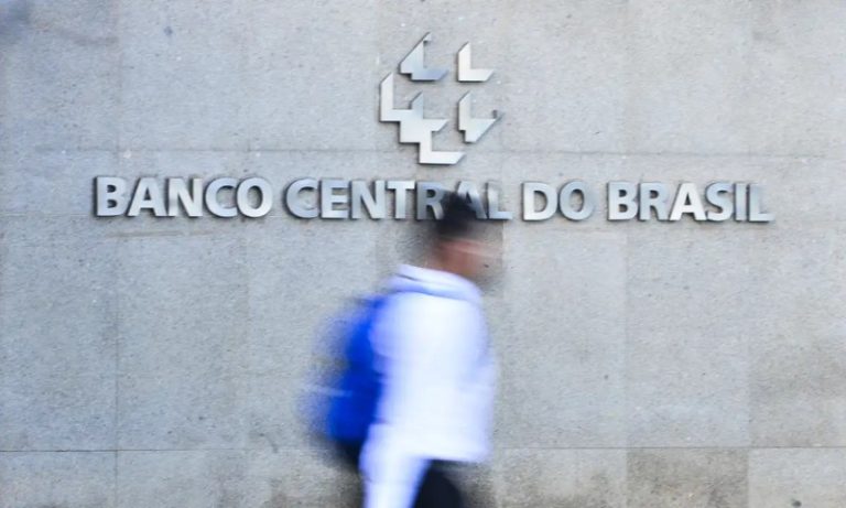 Banco Central divulga edital de concurso para analista com salário de R$ 20.924,80