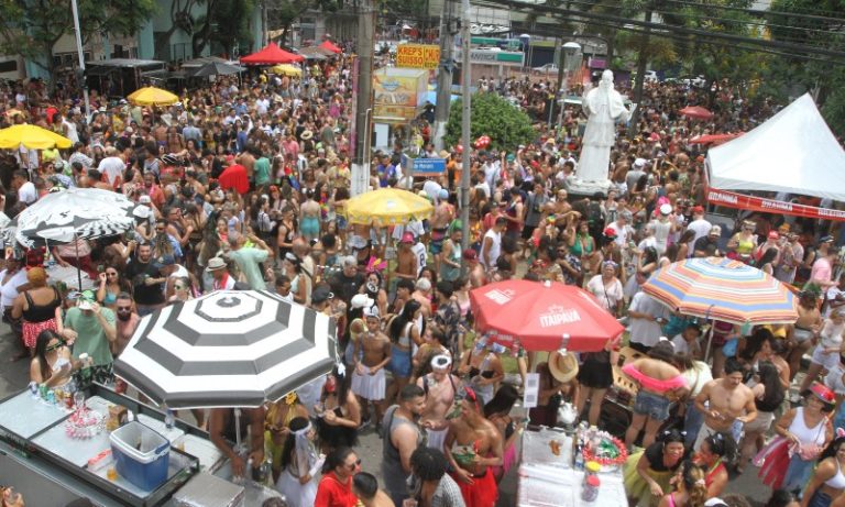 Blocos de Carnaval no Centro de Vitória vão acontecer até às 19 horas