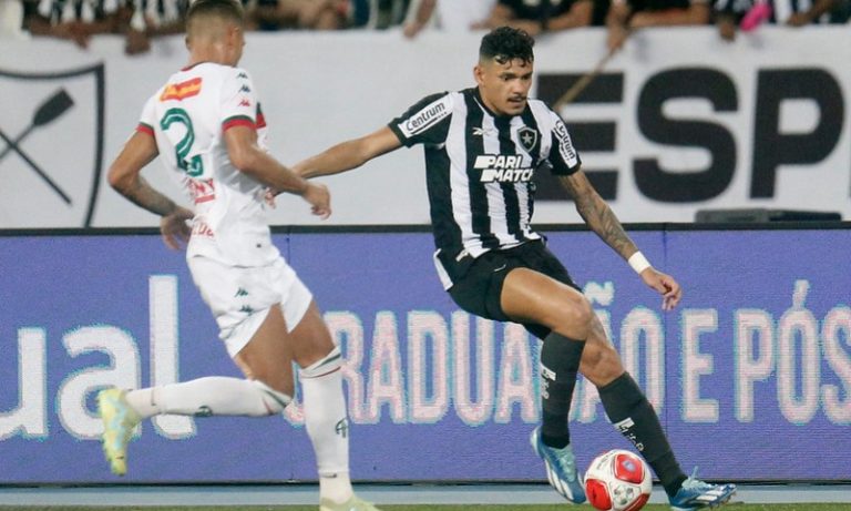 Botafogo empata com a Portuguesa-RJ e perde chance de assumir liderança no Carioca