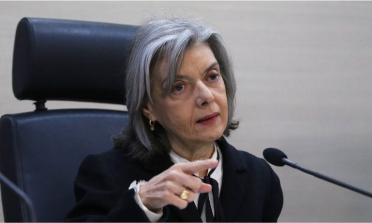 Carmén Lúcia suspende concursos da PM por limitarem vagas para mulheres em SC