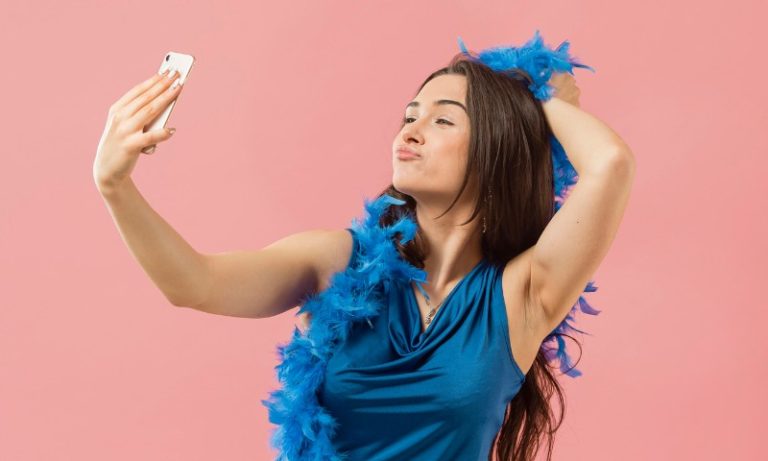 Cuidado com a selfie de Carnaval. Especialistas dão dicas sobre segurança digital