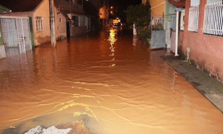 Defesa Civil alerta para risco de deslizamentos de terra e inundações no ES