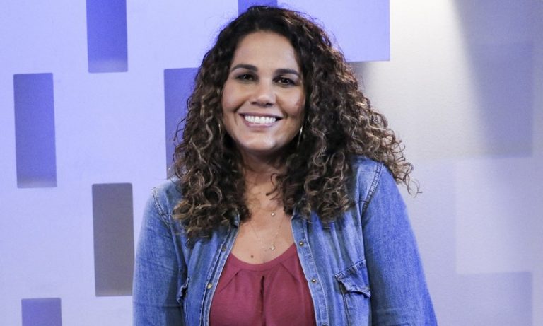 Eliana Ribeiro vai fazer show na Festa da Penha 2024