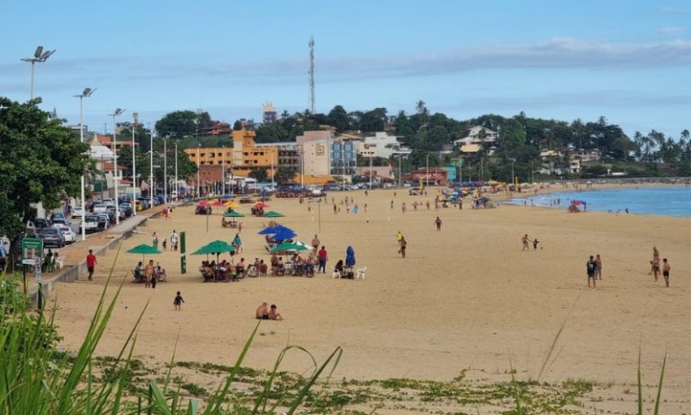 Flanelinha de Guarapari toma tiro no rosto por dar tapa em criança