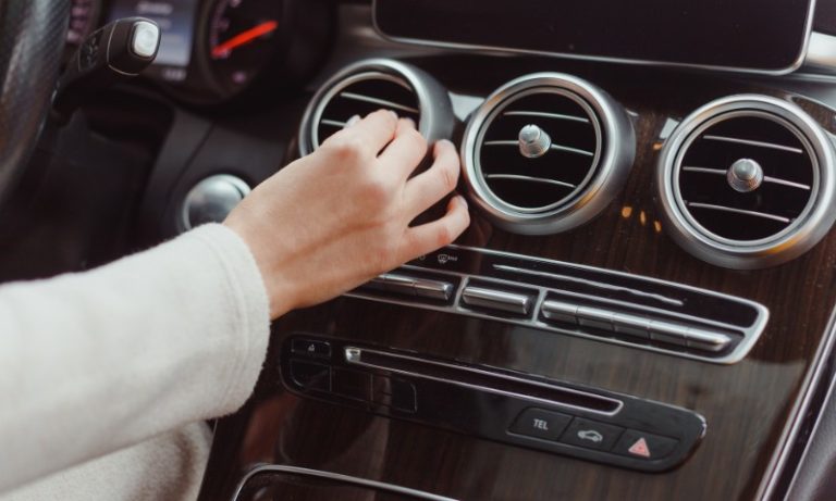 Governo do RJ proíbe cobrança extra por ar-condicionado em carros de aplicativo
