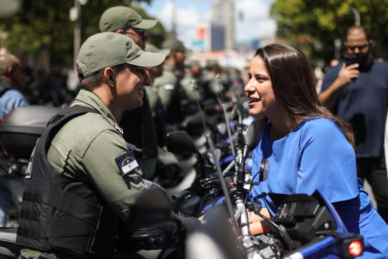 Governo reforça segurança com entrega de 105 motocicletas