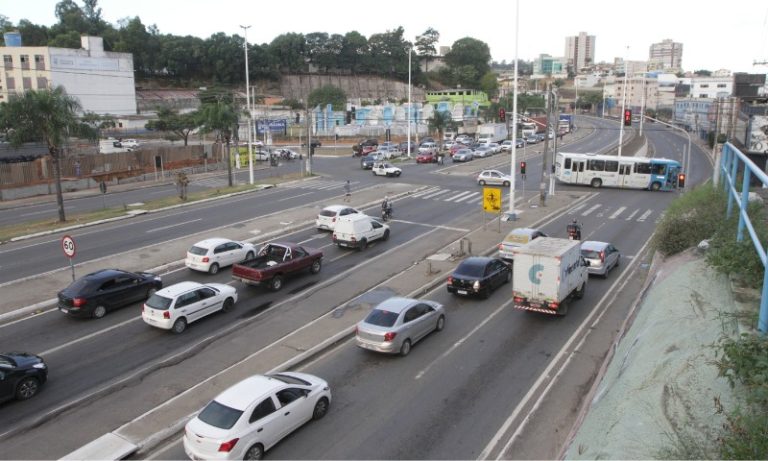 Interdições no trânsito para construção de viaduto em Cariacica; veja as alterações