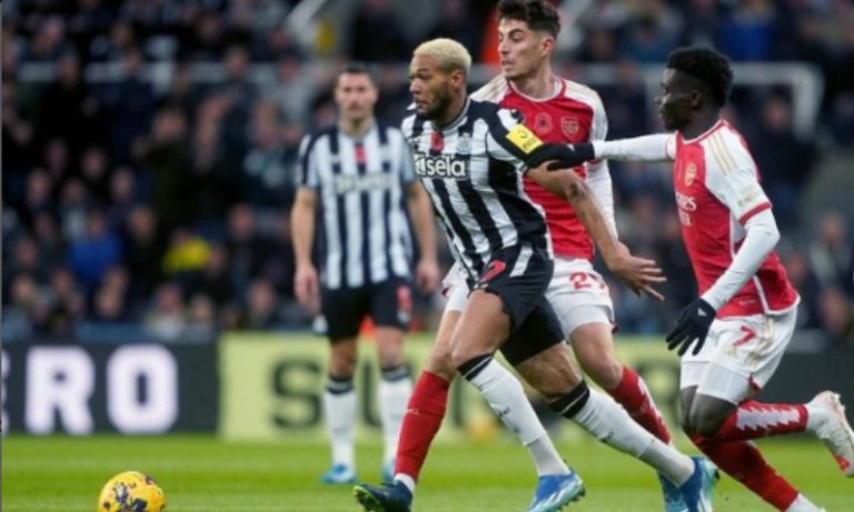 Joelinton sofre lesão e deve desfalcar Newcastle por seis semanas