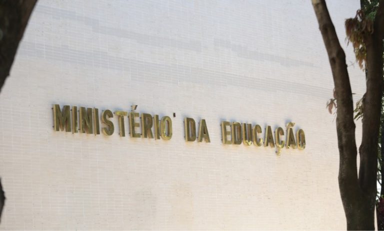 MEC vai pagar até R$ 9,2 mil de bolsa em 3 anos para alunos de ensino médio