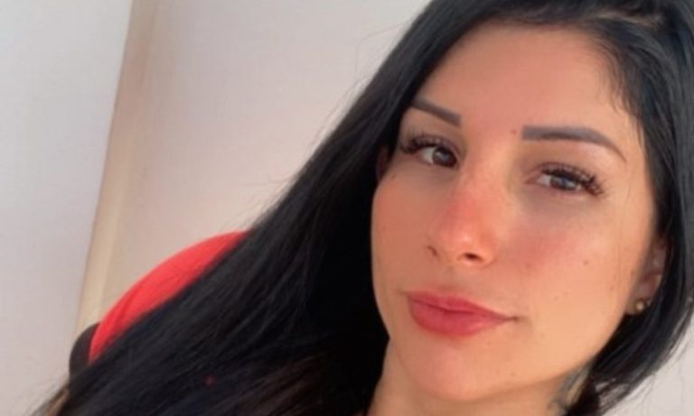 Mulher atingida por aparelho de musculação com 250 quilos fratura coluna