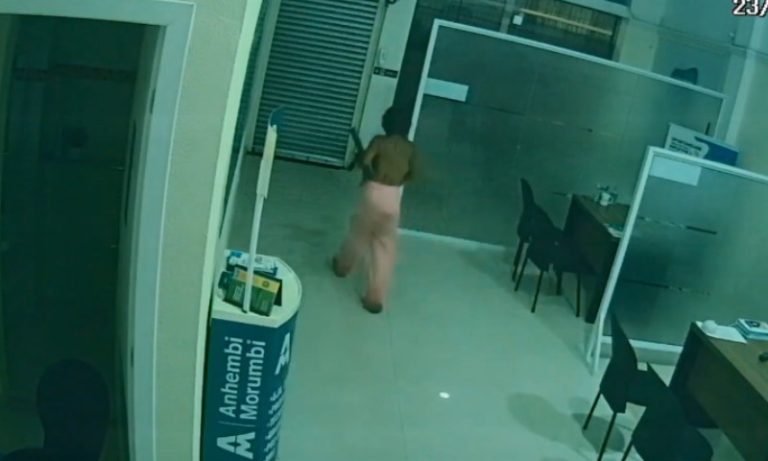 Mulher é presa após cometer mais de 20 furtos em Vila Velha