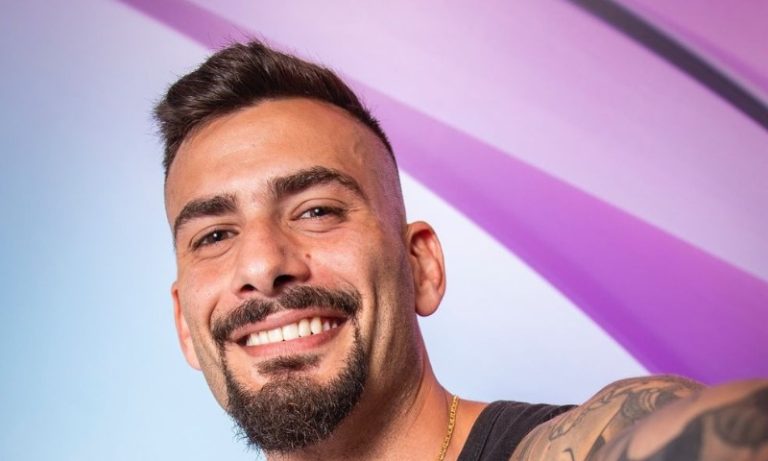 Nizam descarta romance após selinho em sister no BBB 24