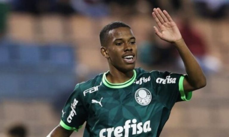 Palmeiras inscreve Estevão e ensaia time com reforços para estreia do Paulistão