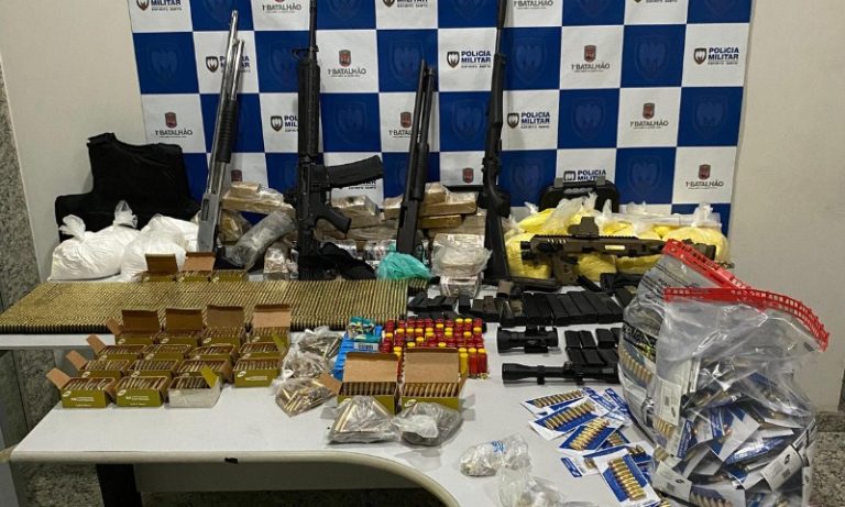 Polícia apreende armas, mais de 8 mil munições e 41 kg de drogas em Vitória
